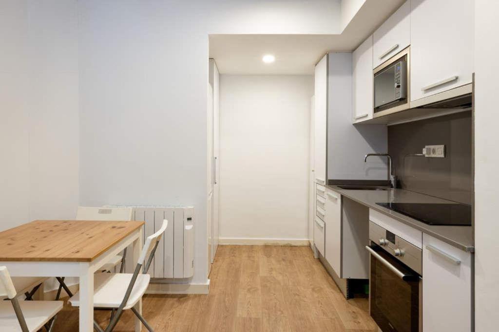 Apartment Live Camp Nou Л'Успіталет-да-Любрагат Екстер'єр фото